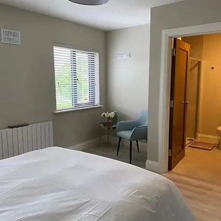 Spacious Family In With Garden بيت للعطل *