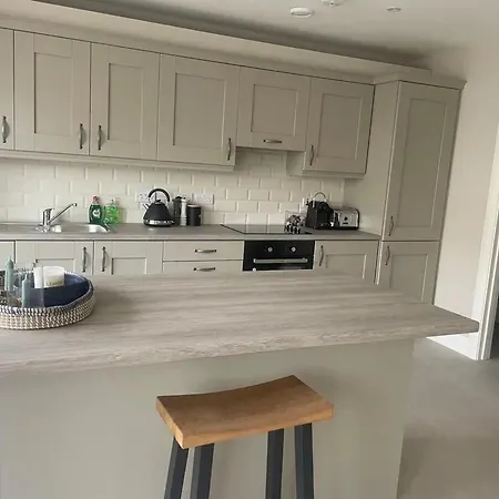 Spacious Family In With Garden كيلارني