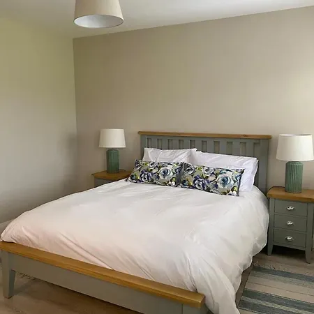 Spacious Family In With Garden بيت للعطل